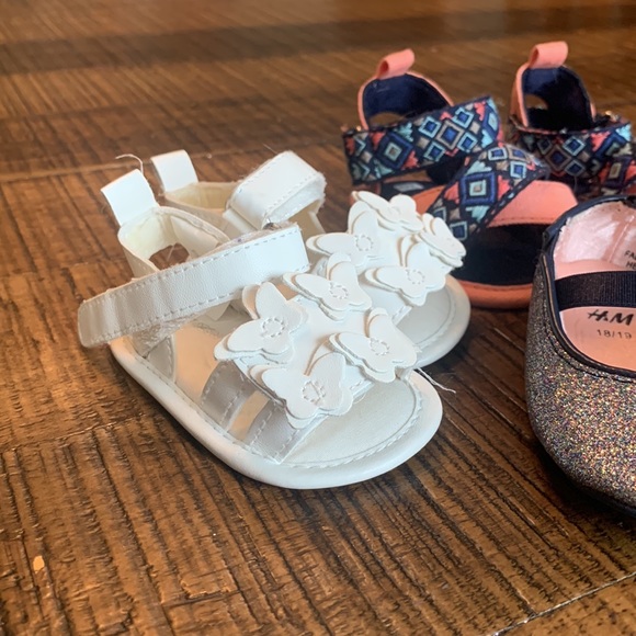 Set of 3 baby shoes size 1-2 🫶🏻 - Picture 3 of 4